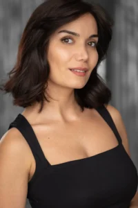 Actors Make a Strong First Impression